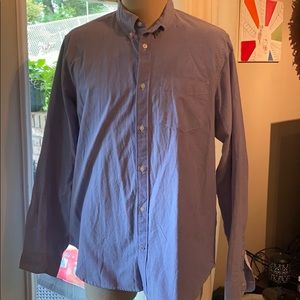 Men’s Gap shirt